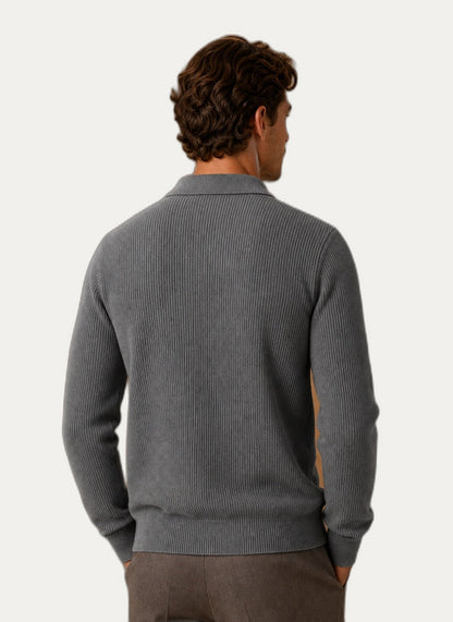 Cardigan homme porté, vue de profil