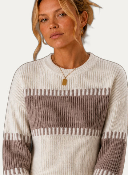 Pullover femme blanc, détail de l'ourlet ribbé
