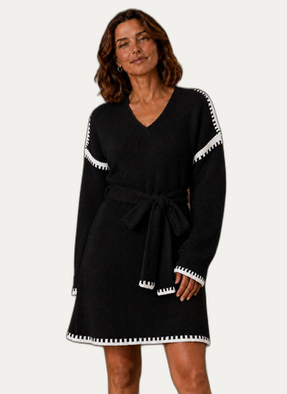 Robe en pulls femme portée avec des bottes