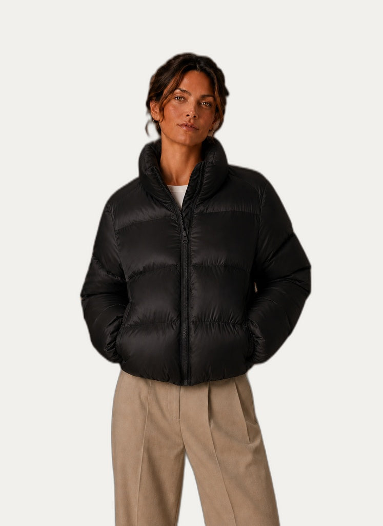 Veste hivernale matelassée femme, détail des lignes tailleur