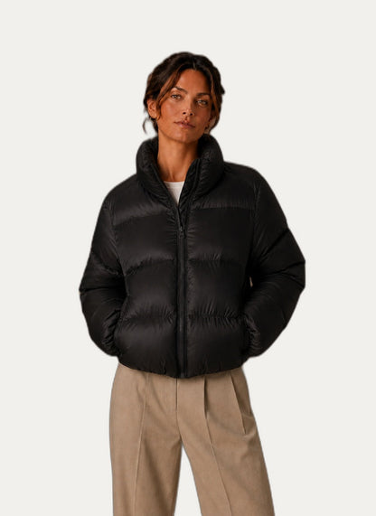 Veste hivernale matelassée femme, détail des lignes tailleur