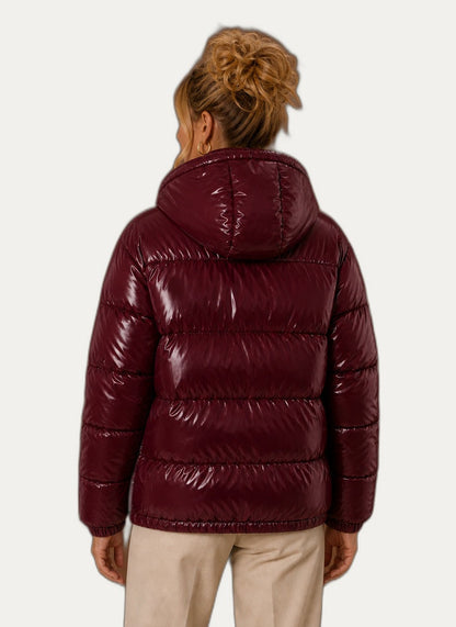 Veste hivernale gonflable femme portée avec un pull