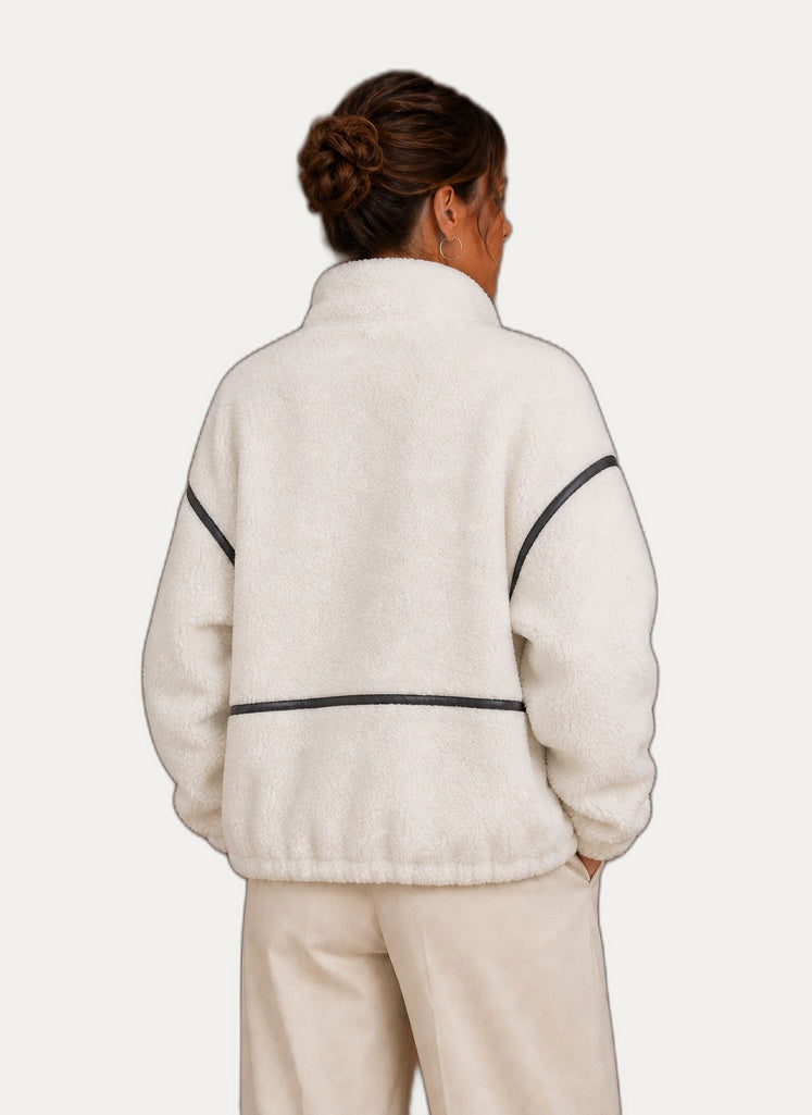 Veste Sherpa femme portée, vue de profil
