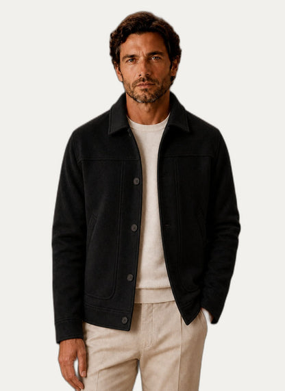 Veste décontractée homme, détail de la fermeture boutonnée