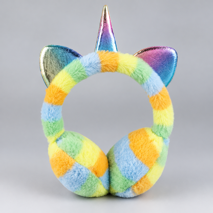 Cache-oreilles licorne en peluche à rayures arc-en-ciel pastel douces pour enfant, photo produit en studio