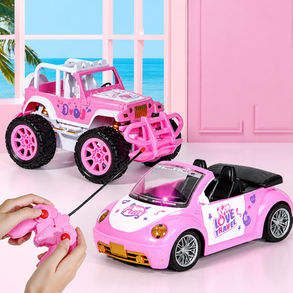 Main d'enfant utilisant la télécommande filaire pour les véhicules roses style Jeep et Coccinelle