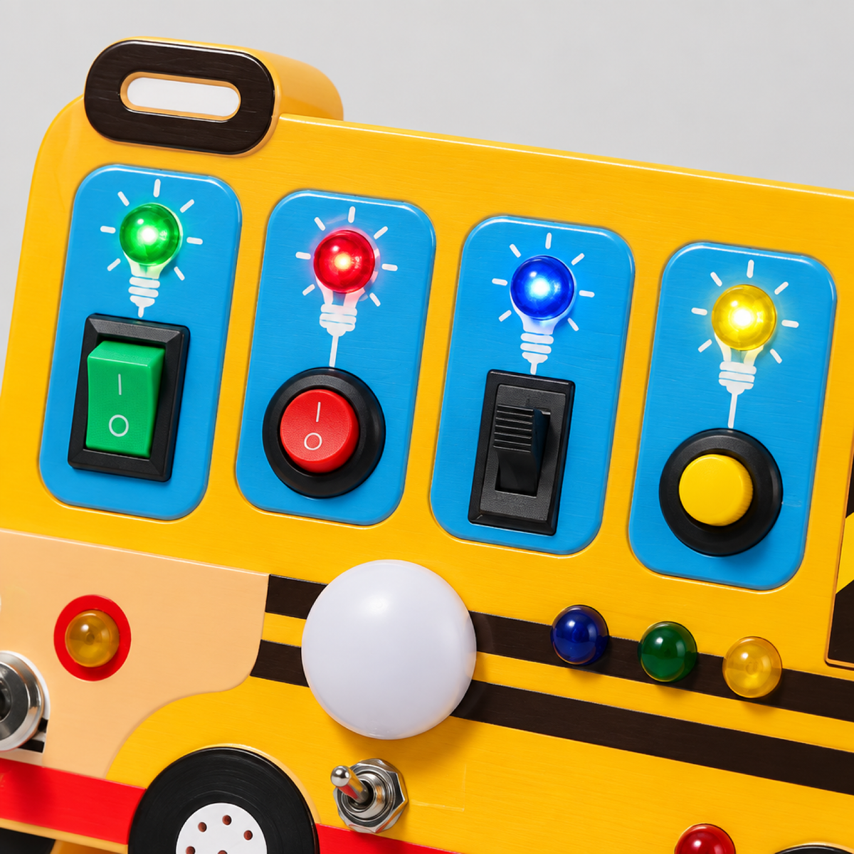 Gros plan sur le panneau d'interrupteurs et cadrans lumineux de la planche bus scolaire