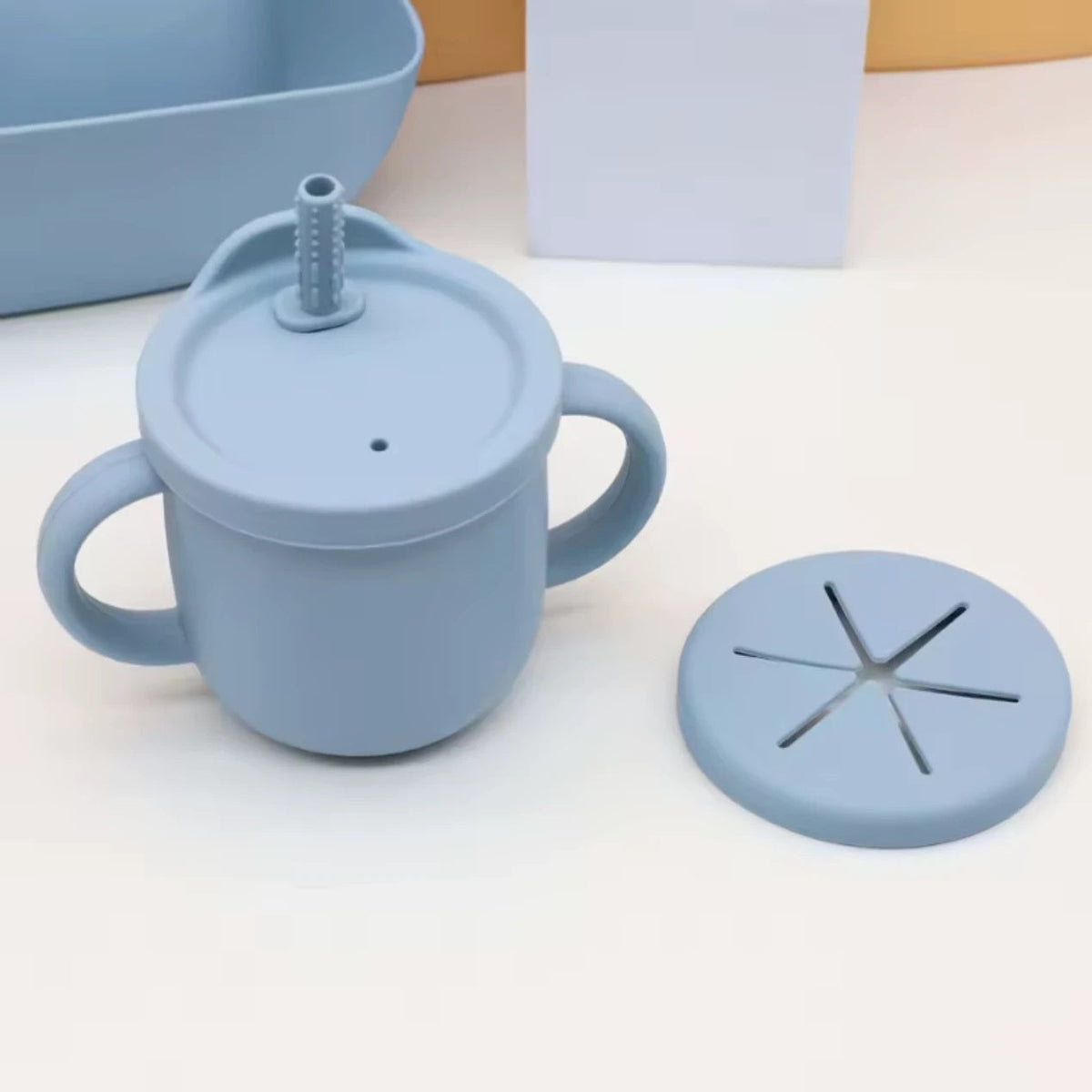 Gobelet 2-en-1 en silicone avec paille et couvercle pour collation