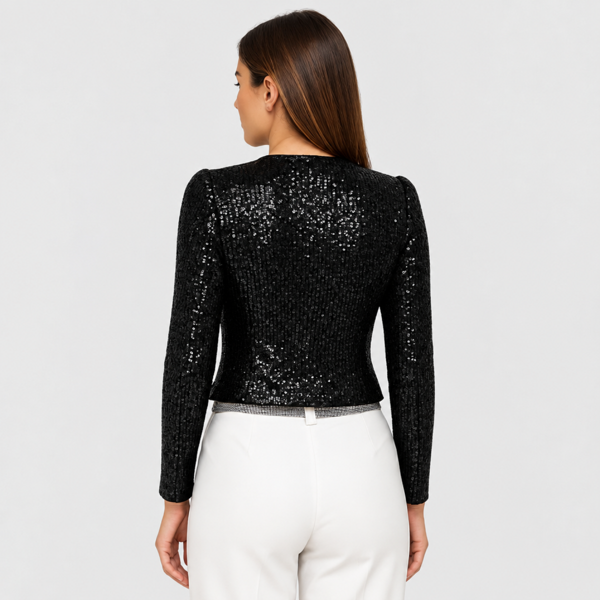 Veste courte à paillettes noires, vue de dos